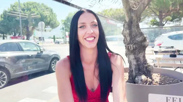 [JacquieEtMichelTV] Louna – 28 years old, from Marseille