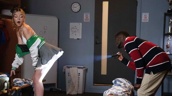 [Brazzers] Della Cate – Streaming The Sneaky School Break-In